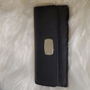 Authentic Michael Kors Jet Set Travel Wallet